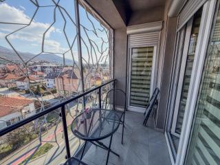 Couples Apartment with Jacuzzi - Near the Lake - 2