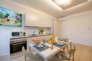 Apa Dom Downtown Family Apartment DesenzanoLoft Official Partner Homes & Villas by Marriott Bonvoy - 2