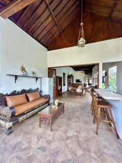 Griya Eksotik - Villa berkonsep klasik dan asri - 0