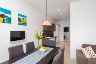 Villa Jolara With Heated Pool-Deluxe Apartment 3 - 2