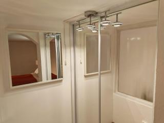 Goldcentral Apartment Ring Next to New York Cafe - 9