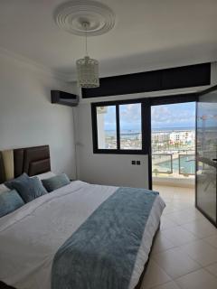 Sea View Apartment Walk to Beach and Marina - 6