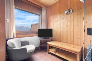 Capricorne RS1 sur la place du village a Anzere - 8