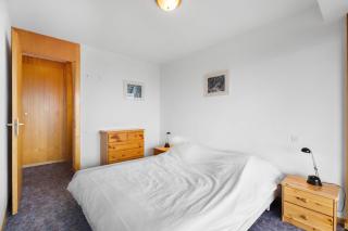 Capricorne RS1 sur la place du village a Anzere - 3