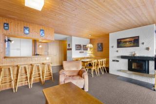 Gemeaux 205 sur la place du Village a Anzere avec vue sur les Alpes - 5