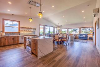 Steps to Beach Hot Tub Game Room Sleeps 11 - 3