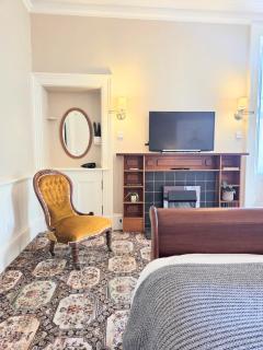 Halvard House - 3