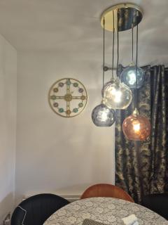 Quirky Modern Apartment in Quiet Croydon - Perfect for contractors and tourists - 1