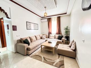 Elegant Apartment Marrakech Near Gueliz Mebrouka Quarter Balcony 2BR Modern - Nzeha - 0