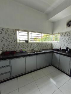 Wazni Homestay 3 airconds - 9