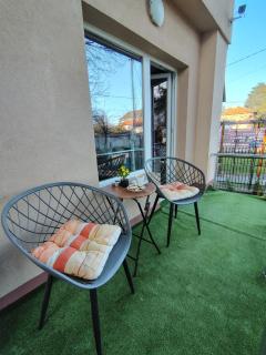 C&A Guest Rooms - free parking - 9