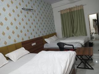 Hotel JR Palace- Near Toran Dwar and free Parking - 5