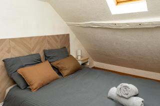 Charming, newly renovated 3-bedroom duplex in the heart of Romilly - 1