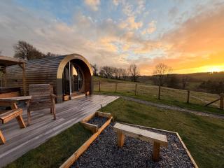 Four Paws Glamping - 5