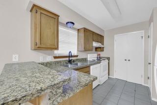 Cozy & Walkable Avocet Ave Condo Prime Location - 5