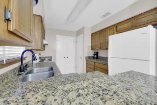 Cozy & Walkable Avocet Ave Condo Prime Location - 4