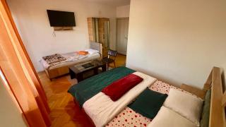 Madigan's Hotel & Restaurant - 1