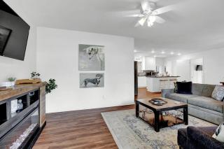 Gorgeous Bluebonnet House with Deck and Fire Pit - 0