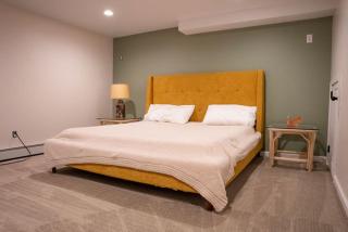 Spacious Quiet Basement Room Historic Farmhouse - 7