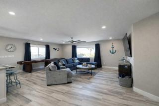18x60 Boat Pad Game Room-Lake View Villa-Hot Tub - 1