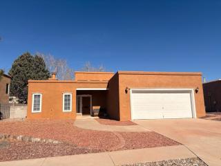 Desert Charm Retreat with Pool Table in NE Heights - 8