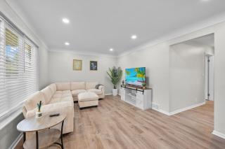 Top-Rated 4BR Dearborn Stay Family Friendly - 9