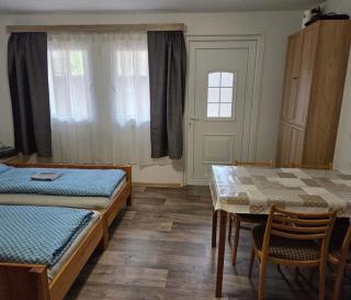 Chatka U Zelené žáby, Máchovo jezero - 5