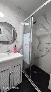 Royal Park 3&6 swimming Pool - by G&P suites - 4