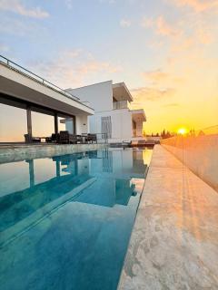 Private and Modern Luxury Villa with Lake View in Sapanca - 4