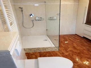 Luxury Garden Villa 50m from the Beach - 2