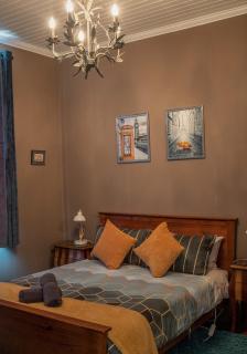 Ruapehu's OLD POST OFFICE - Simple & Elegant 1-4 Bdr East Wing - 2