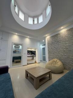 Corniche Signature Luxury Apartment - 0