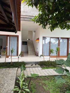 Puri Lepang guest house - 9