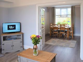 Seahouses Cottage - 8