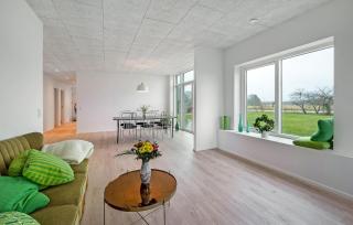 Gorgeous Home In Tarm With Wifi - 8