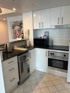 Inviting Brisbane Family 2BR | CBD | Pool & Gym - 2