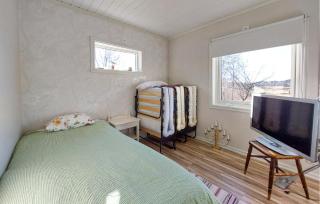 Amazing Home In Slättåkra - 5