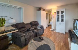 1 Bedroom Awesome Apartment In Jørpeland - 6