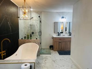 Modern 3 Bed Room, 2 Full Bath, Perfect for FIFA 2026 - 7