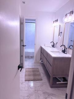 Modern 3 Bed Room, 2 Full Bath, Perfect for FIFA 2026 - 4