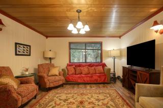 Beautiful 4BR Cabin with Mountain Views Near Shaver Lake and China Peak Pet Friend Fast WiFi Free Parking - 7