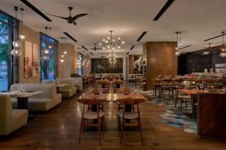 Renaissance Riverside Hotel Saigon - 1