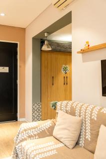 Vietnam Travelers Home 4 - Spacious Bathtub & Cozy Private Balcony - 4