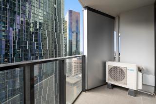 Skyrise City Apartment with Pool Gym & Sauna - 3