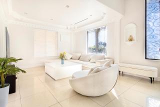 Casa de Palmas spacious oasis with heated pool - 7