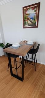 Cosy Haven - Large Studio Apartment - 3