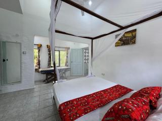Kasuku Villa, Warandale Cottages - 3