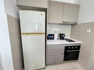 C3 OKR 1-10 pax spacious & comfort near Midvalley - 8