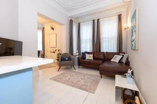 2 oda 1 salon apartment in a historical building in the heart of Galata - 0