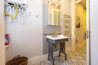 2 oda 1 salon apartment in a historical building in the heart of Galata - 9